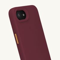Selencia Coque arrière Rivièra avec MagSafe avec crochets amovibles Apple iPhone 17e / 16e - Bold Burgundy