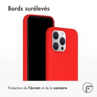 Accezz Coque Liquid Silicone avec MagSafe Apple iPhone 15 Pro Max - Rouge