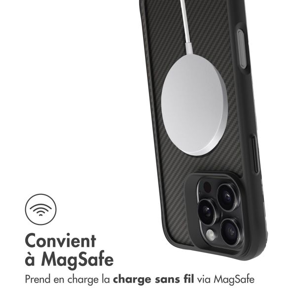 imoshion Rugged Hybrid Carbon Case avec MagSafe Apple iPhone 16 Pro - Noir