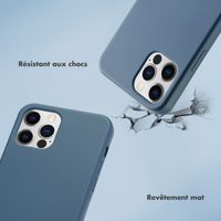 Selencia Coque avec dragonne de luxe Apple iPhone 12 (Pro) - Bleu