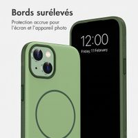 imoshion Coque arrière Color avec Thin MagSafe Ring Apple iPhone 15 - Vert foncé