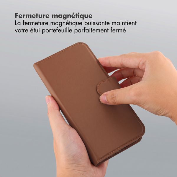 Accezz Coque portefeuille Edge amovible avec MagSafe Samsung Galaxy A27 (5G) - Marron