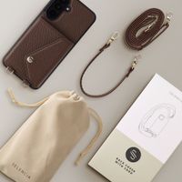 Selencia Coque de télephone Sera avec cordon et porte-cartes enveloppe Samsung Galaxy A18 / A17 / A26 - Chocolate Brown
