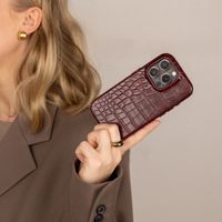 Selencia Coque arrière Croco avec MagSafe Apple iPhone 15 - Burgundy