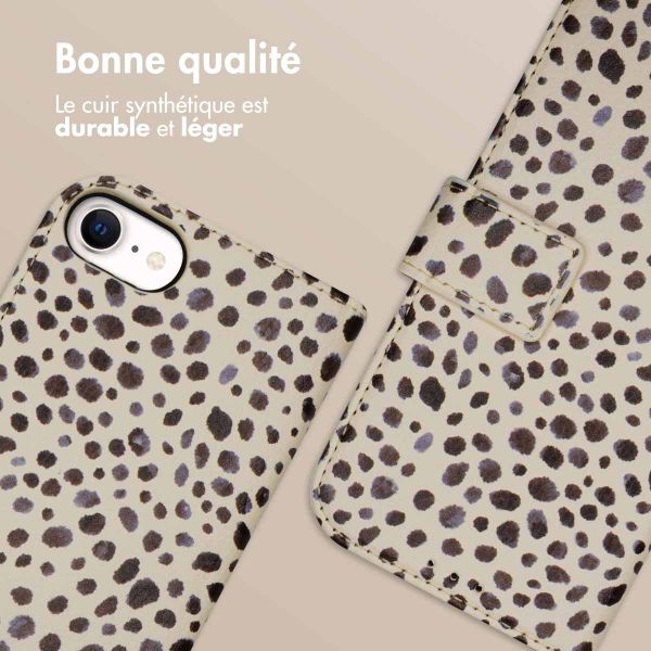 imoshion Étui de télephone portefeuille Design Apple iPhone SE (2022 / 2020) / 8 / 7 / 6(s) - Black And White Dots