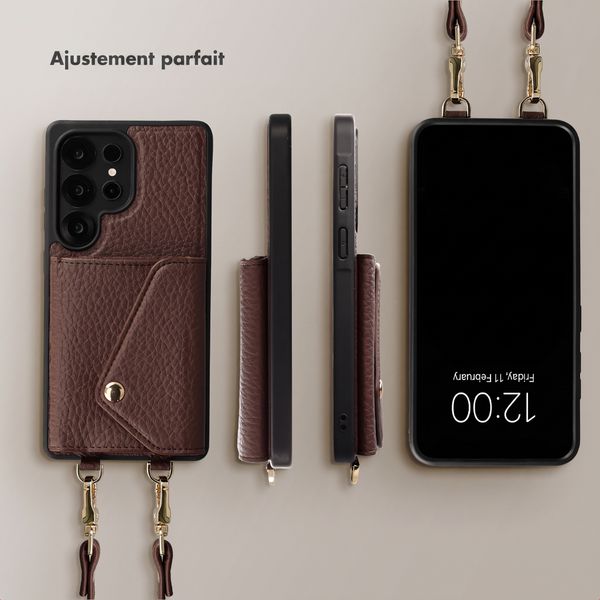 Selencia Coque de télephone Sera avec cordon et porte-cartes enveloppe Samsung Galaxy S25 Ultra - Chocolate Brown