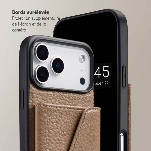 Selencia Coque de télephone Sera avec cordon et porte-cartes enveloppe Apple iPhone 18 Pro / 17 Pro - Taupe