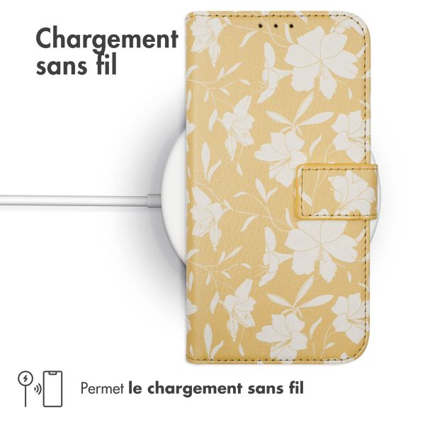 imoshion Étui de télephone portefeuille Design Apple iPhone 12 (Pro) - Yellow Flowers