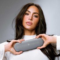 Beats Enceinte Bluetooth sans fil Pill x Kim Kardashian - Dark Gray