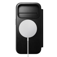 Nomad Étui de style livre folio moderne en cuir Horween avec MagSafe Apple iPhone 17 Pro - Noir