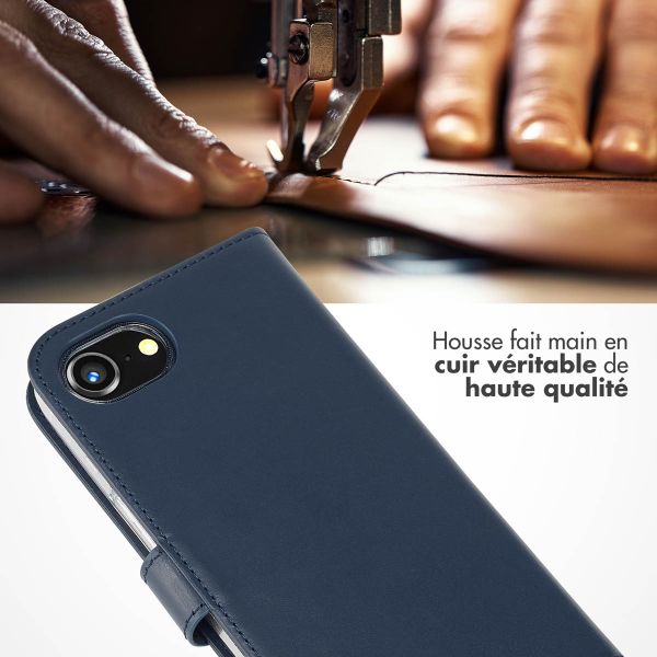 Selencia Étui portefeuille en cuir véritable Apple iPhone 17e / 16e - Bleu