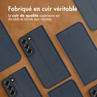 Accezz Étui de télephone Slim Folio en cuir de qualité supérieure Samsung Galaxy S22 - Bleu foncé