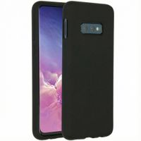 Accezz Coque Liquid Silicone Samsung Galaxy S10e - Noir