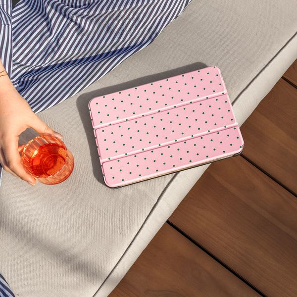 imoshion Coque tablette Design Trifold Apple iPad Air 11 pouces (2026) M4 / (2025) M3 / (2024) M2 / Air 5 (2022) / Air 4 (2020) - Happy Dots