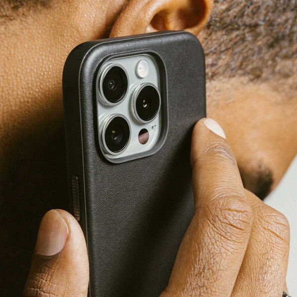 Nomad Coque Modern Horween Leather Apple iPhone 16 Pro Max - Noir
