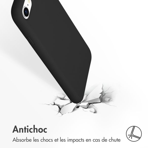 Accezz Coque Liquid Silicone Apple iPhone SE (2022 / 2020) / 8 / 7 - Noir