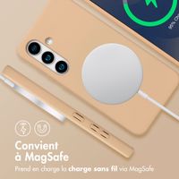 imoshion Coque arrière Color avec cordon amovible et MagSafe Samsung Galaxy S25 / S24 - Beige