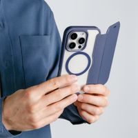 imoshion Bookcase transparente avec MagSafe Apple iPhone 17 - Bleu