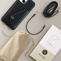 Selencia Coque de télephone Sera avec cordon et porte-cartes enveloppe Apple iPhone 14 / 13 - Noir