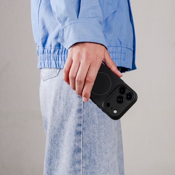 Accezz Coque Grip avec MagSafe Apple iPhone 16 - Noir