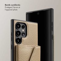 Selencia Coque de télephone Sera avec cordon et porte-cartes enveloppe Samsung Galaxy S24 Ultra - Taupe