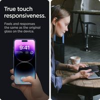 Spigen Protection d'écran en verre trempé GLAStR Privacy Applicator - lot de 2 Apple iPhone 14 Pro