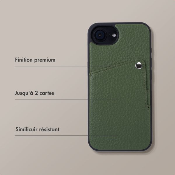 Selencia Coque Riva avec porte-cartes Apple iPhone 17e / 16e - Sage Green