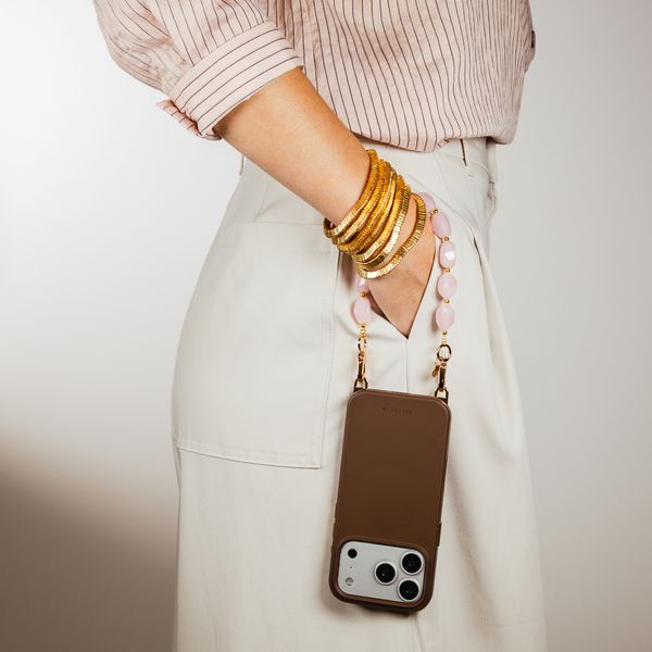 Selencia Coque arrière Rivièra avec MagSafe avec crochets amovibles Apple iPhone 15 Pro - Choco Brown