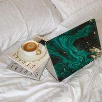 Burga Coque Rigide Apple MacBook Pro 16 pouces (2021 / 2023 M3 / 2024 M4 / 2026 M5) - Emerald Pool