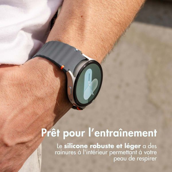 imoshion Bracelet Wave en silicone Samsung Galaxy Watch 4 / 5 / 6 / 7 / FE (20 mm) - Gris foncé