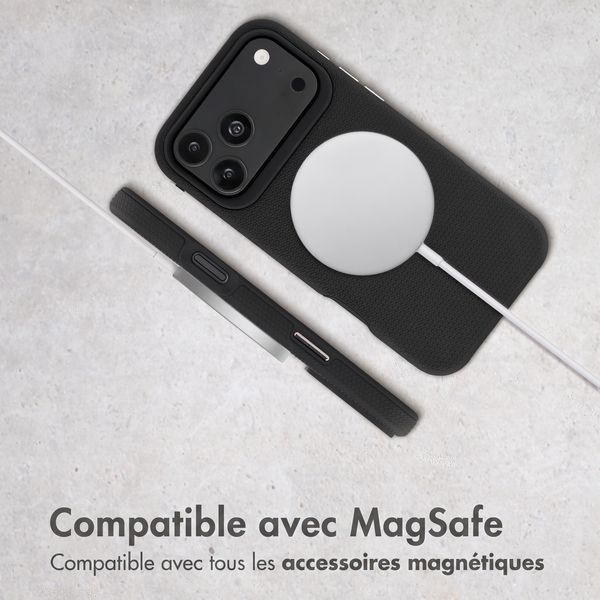 Accezz Coque Tough avec MagSafe Apple iPhone 18 Pro Max / 17 Pro Max - Noir