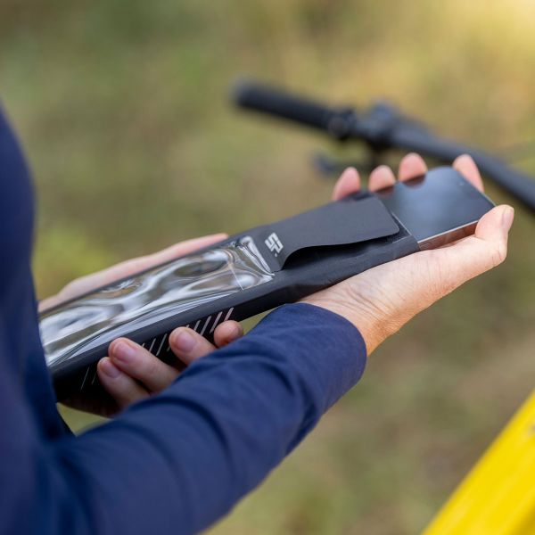 SP Connect Bike Bundle Universal Case SPC+ support de téléphone pour vélo - Coque universelle pour téléphone - Noir