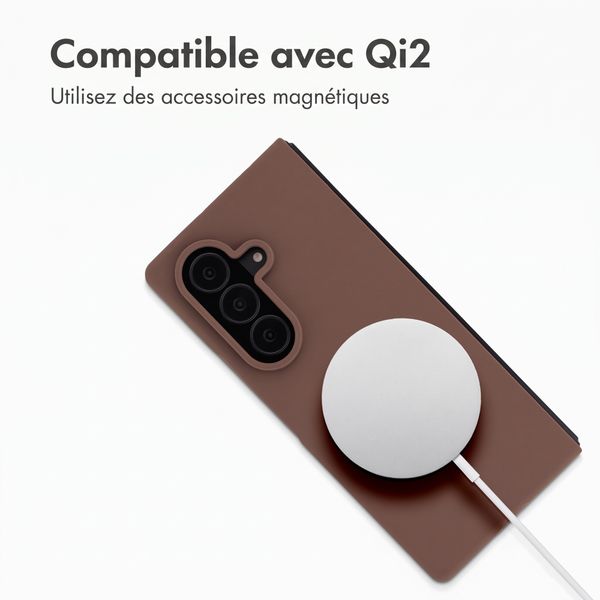 Accezz Coque Liquid Silicone avec MagSafe Samsung Galaxy Z Fold 8 Ultra - New Tea Brown