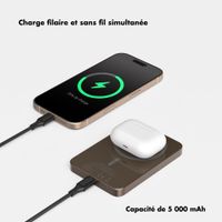 Selencia Powerbank Vivid 5 000 mAh - MagSafe et Qi - Desert Gold / Bonbon Stripe Raspberry