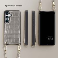 Selencia Coque de télephone Nova Croco avec cordon et porte-cartes Samsung Galaxy S25 - Argent