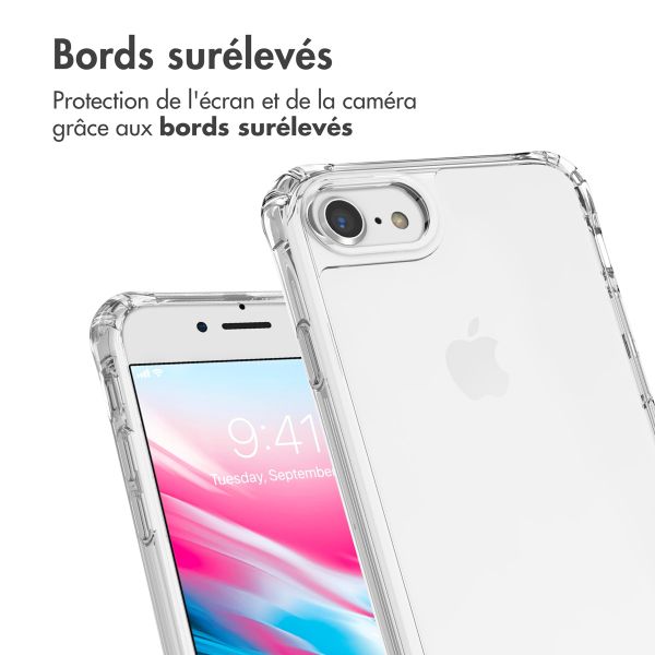 imoshion Coque avec dragonne + bracelet Apple iPhone SE (2022 / 2020) / 8 / 7 - Perles Cœurs