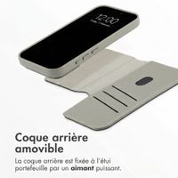 Accezz Étui de télephone portefeuille en cuir 2-en-1 avec MagSafe Apple iPhone 18 Pro Max / 17 Pro Max - Light Grey