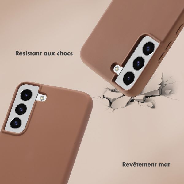 Selencia Coque avec dragonne de luxe Samsung Galaxy S22 - Marron