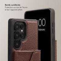 Selencia Coque de télephone Sera avec cordon et porte-cartes enveloppe Samsung Galaxy S25 Ultra - Chocolate Brown