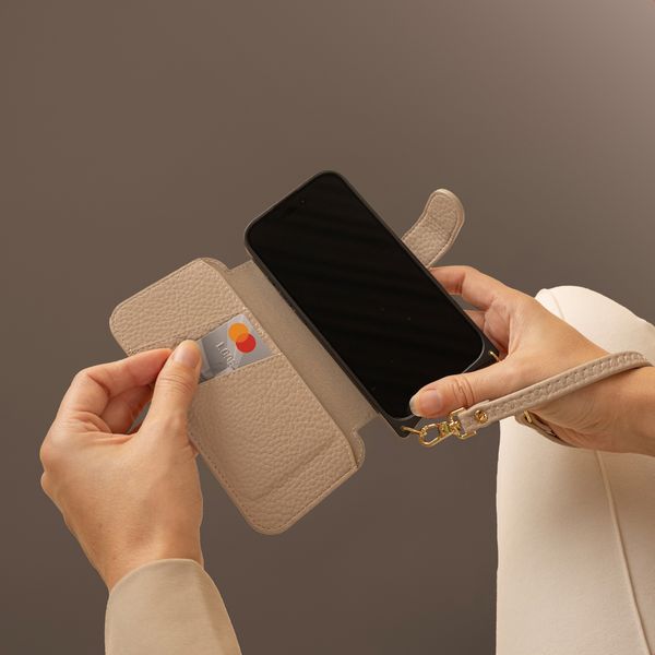 Selencia Étui Riva avec MagSafe et cordon de téléphone Apple iPhone 17e / 16e - Beige