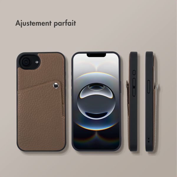 Selencia Coque Riva avec porte-cartes Apple iPhone 17e / 16e - Mocha Brown