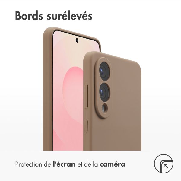 Accezz Coque Liquid Silicone avec MagSafe Samsung Galaxy S25 Edge - Marron clair