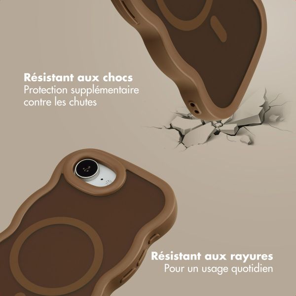 Selencia Coque arrière Wavy avec MagSafe Apple iPhone 17e / 16e - Mocha Brown