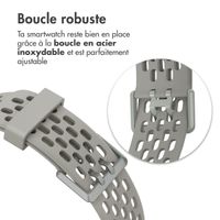 imoshion Bracelet sport en silicone avec boucle Fitbit Charge 5 / 6 - Gris
