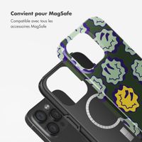 Selencia Coque arrière Vivid avec MagSafe Apple iPhone 15 Pro - Wavy Smiley Green
