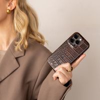 Selencia Coque arrière Croco avec MagSafe Apple iPhone 15 - Choco Brown
