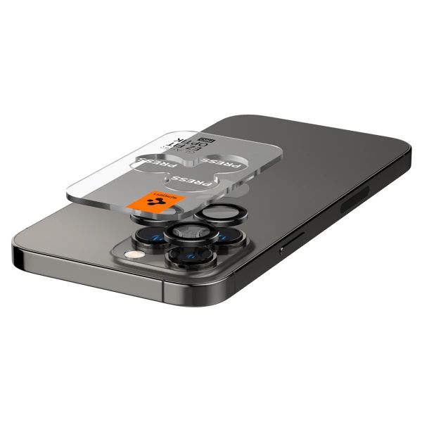 Spigen Optik Pro EZ Fit Lens Protector - Protection d'objectif de caméra (lot de 2) Apple iPhone 16 Pro (Max) / 15 Pro (Max) / 14 Pro (Max) - Black