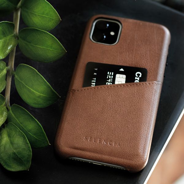 Selencia Coque arrière en cuir végan Vayu Apple iPhone 12 (Pro) - Marron
