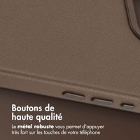 Accezz Coque arrière en cuir avec MagSafe Apple iPhone 17e / 16e - Marron café