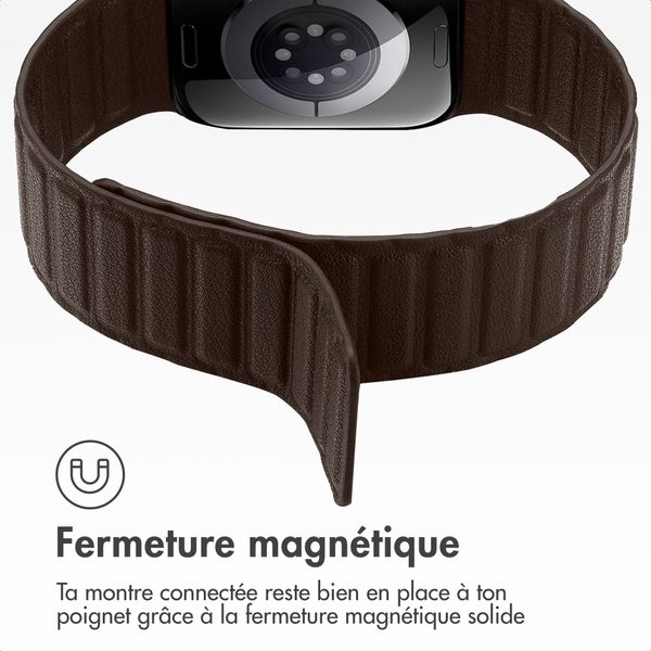 Accezz Bracelet en cuir véritable magnétique Apple Watch | 44/45/46/49 mm - Chocolate Brown